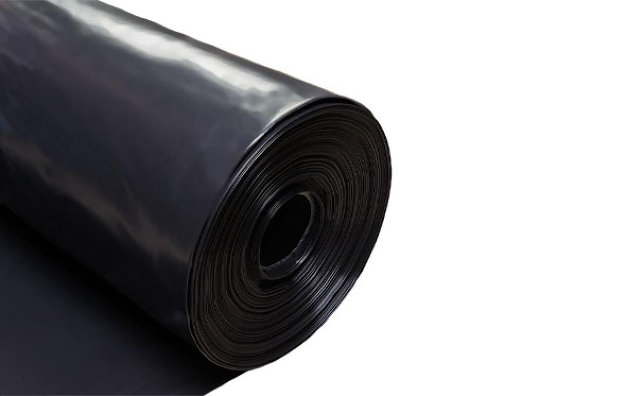 Lamina de polietileno negro calibre 4 ancho 4 x 150 metros de largo